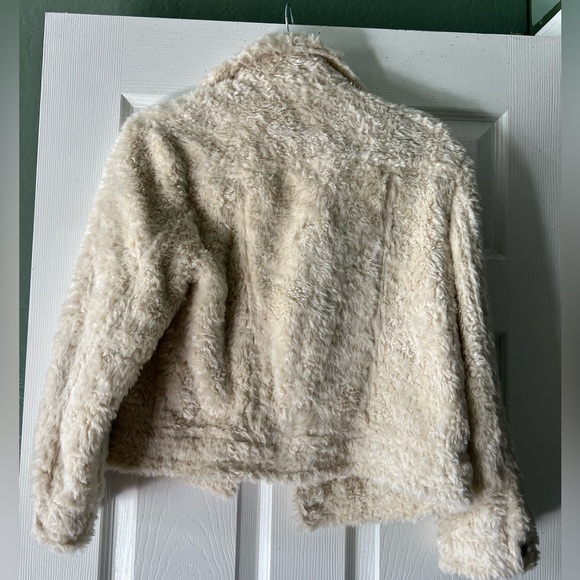 VS Faux Fur Teddy Coat - Picture 2 of 5